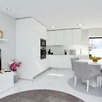 Marina Retreat - Cleverdetails, For 2 Adults And 2 Children, Jacuzzi, Near The Marina And The
