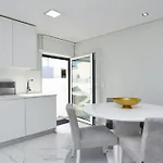 Marina Retreat - Cleverdetails, For 2 Adults And 2 Children, Jacuzzi, Near The Marina And The *