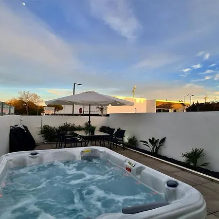 Apartment Marina Retreat - Cleverdetails, For 2 Adults And 2 Children, Jacuzzi, Near The Marina And The Vilamoura