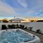 公寓 Marina Retreat - Cleverdetails, For 2 Adults And 2 Children, Jacuzzi, Near The Marina And The 维拉摩拉