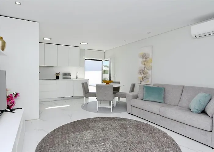 Marina Retreat - Cleverdetails, For 2 Adults And 2 Children, Jacuzzi, Near The Marina And The * 빌라모라