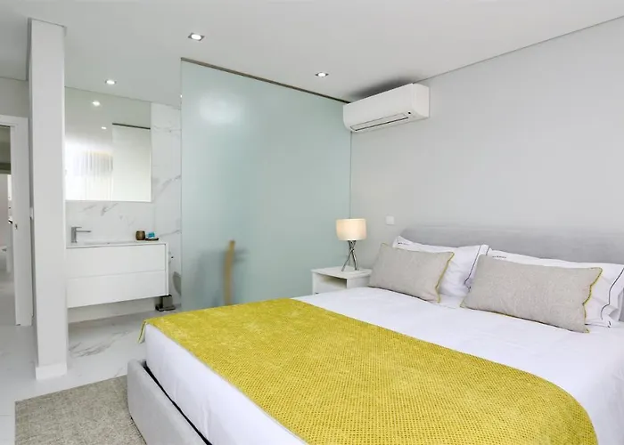 Marina Retreat - Cleverdetails, For 2 Adults And 2 Children, Jacuzzi, Near The Marina And The 아파트 빌라모라