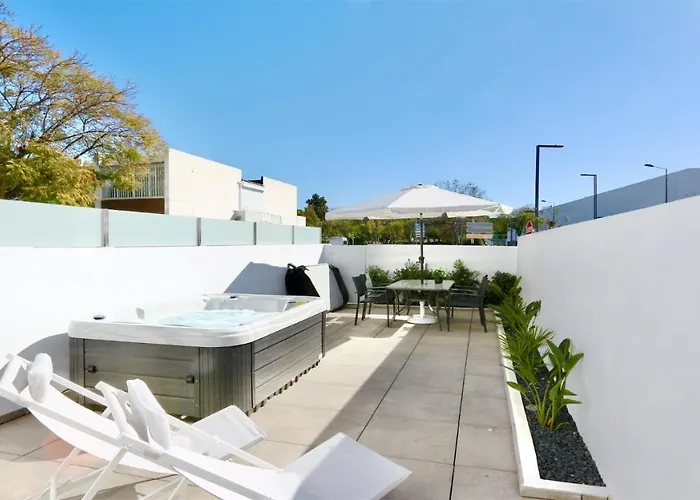 아파트 Marina Retreat - Cleverdetails, For 2 Adults And 2 Children, Jacuzzi, Near The Marina And The