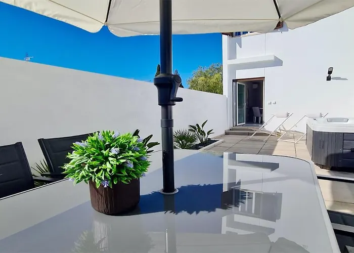 Marina Retreat - Cleverdetails, For 2 Adults And 2 Children, Jacuzzi, Near The Marina And The