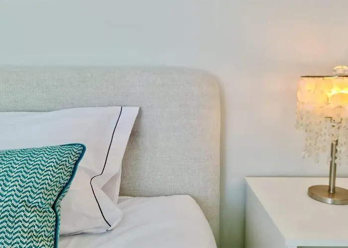 Marina Retreat - Cleverdetails, For 2 Adults And 2 Children, Jacuzzi, Near The Marina And The 아파트 *