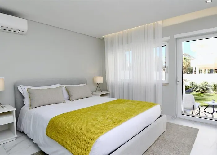 Marina Retreat - Cleverdetails, For 2 Adults And 2 Children, Jacuzzi, Near The Marina And The